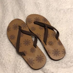 Tops flip flops